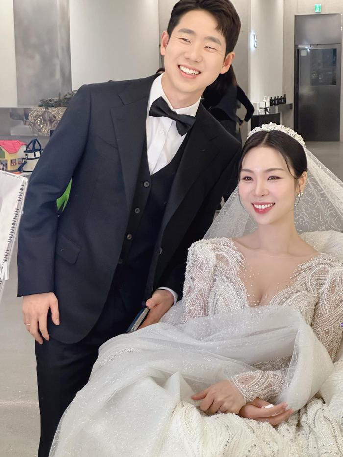 Vừa xong đám cưới với bạn trai người Hàn liền bị tố 'bỏ chồng theo tình mới', Tiktoker Hương Nổi nói gì? Ảnh 2