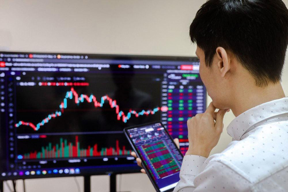 Xử phạt nhiều cá nhân, tổ chức bán chui, thao túng chứng khoán