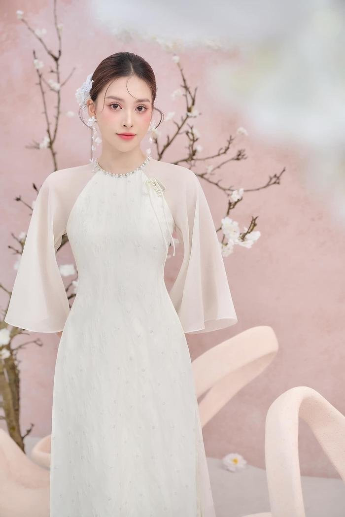 Có thể là hình ảnh về 1 người