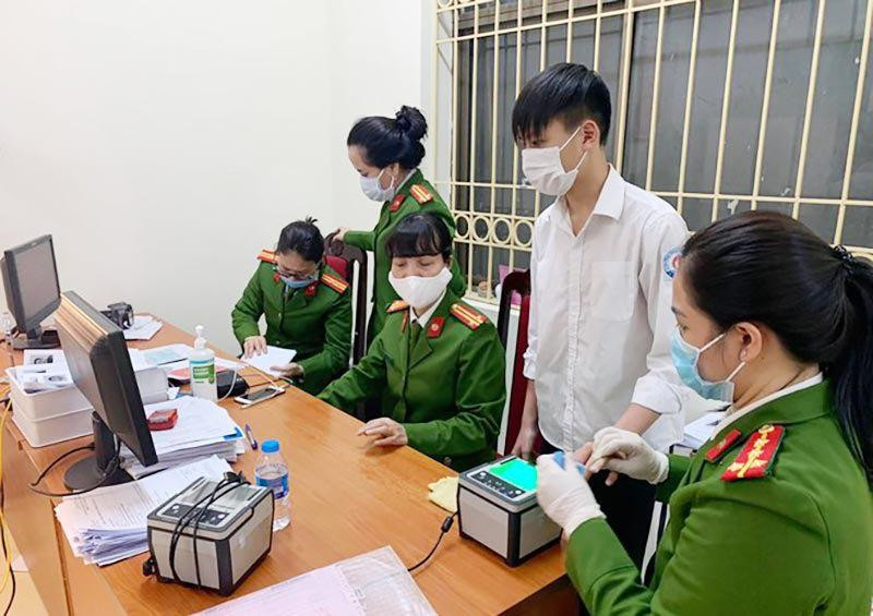 Đề xuất Công an xã sẽ thực hiện thủ tục cấp căn cước điện tử từ ngày 01/07/2024