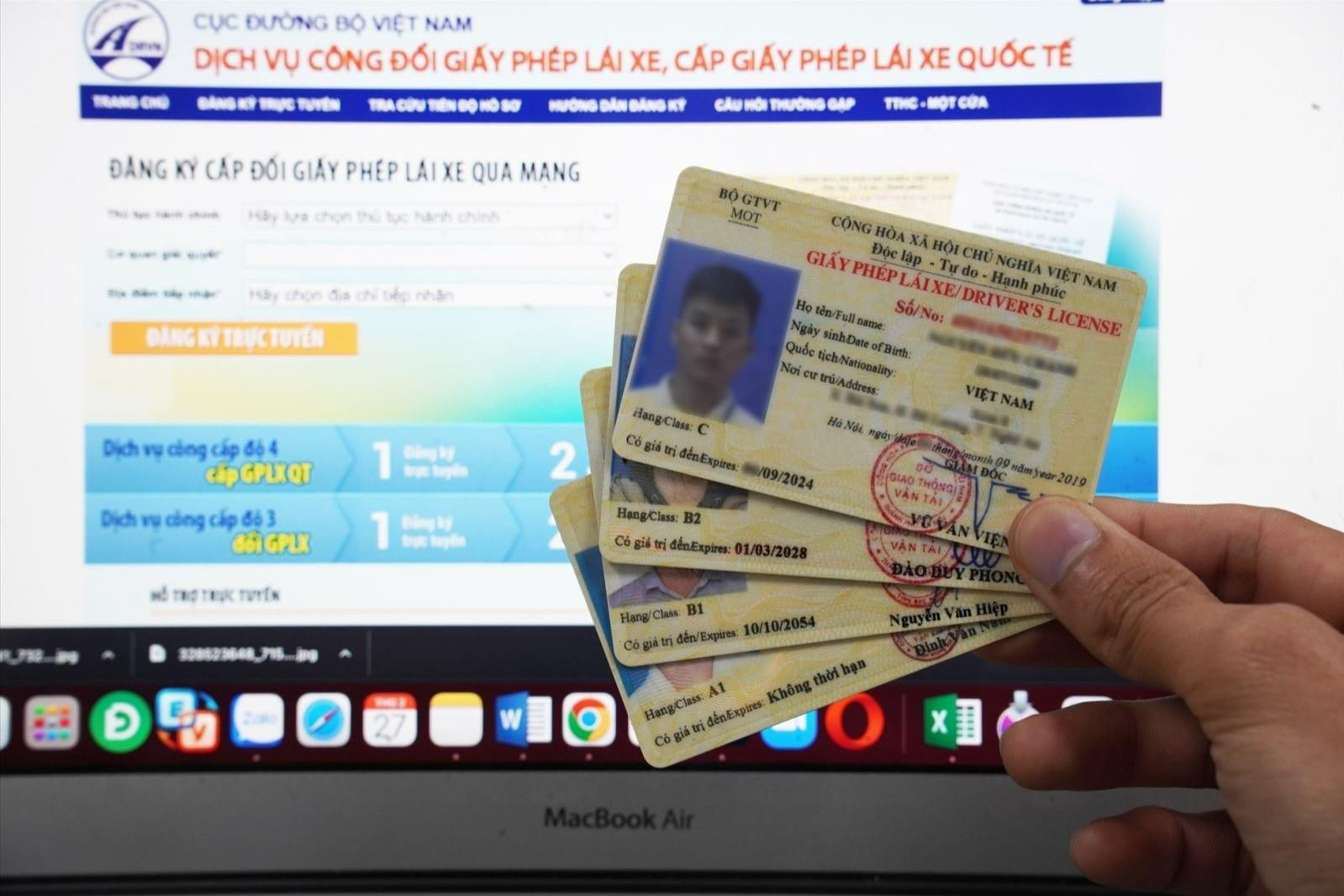 Đã có 140.000 hồ sơ cấp đổi giấy phép lái xe trực tuyến