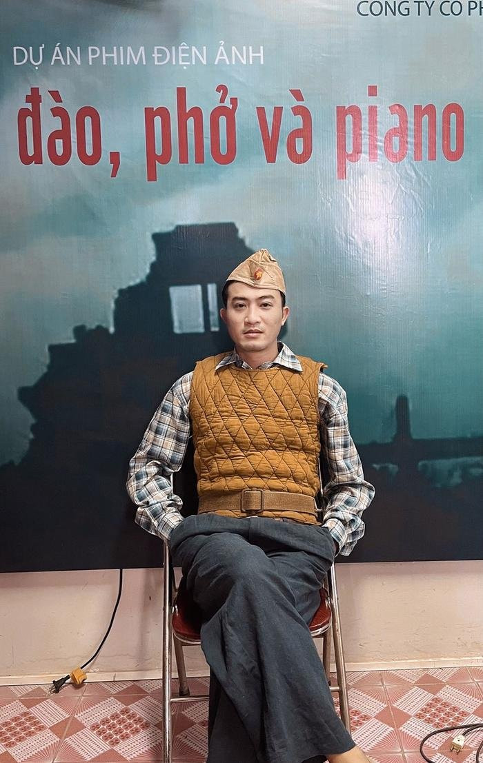 Doãn Quốc Đam ở hậu trường Đào, Phở Và Piano: Hài hước, lầy lội có đủ nhưng cứ lên phim là lại siêu ngầu Ảnh 1