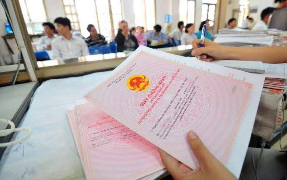 Quy định về cấp sổ đỏ cho hộ gia đình đang sử dụng đất được giao không đúng thẩm quyền