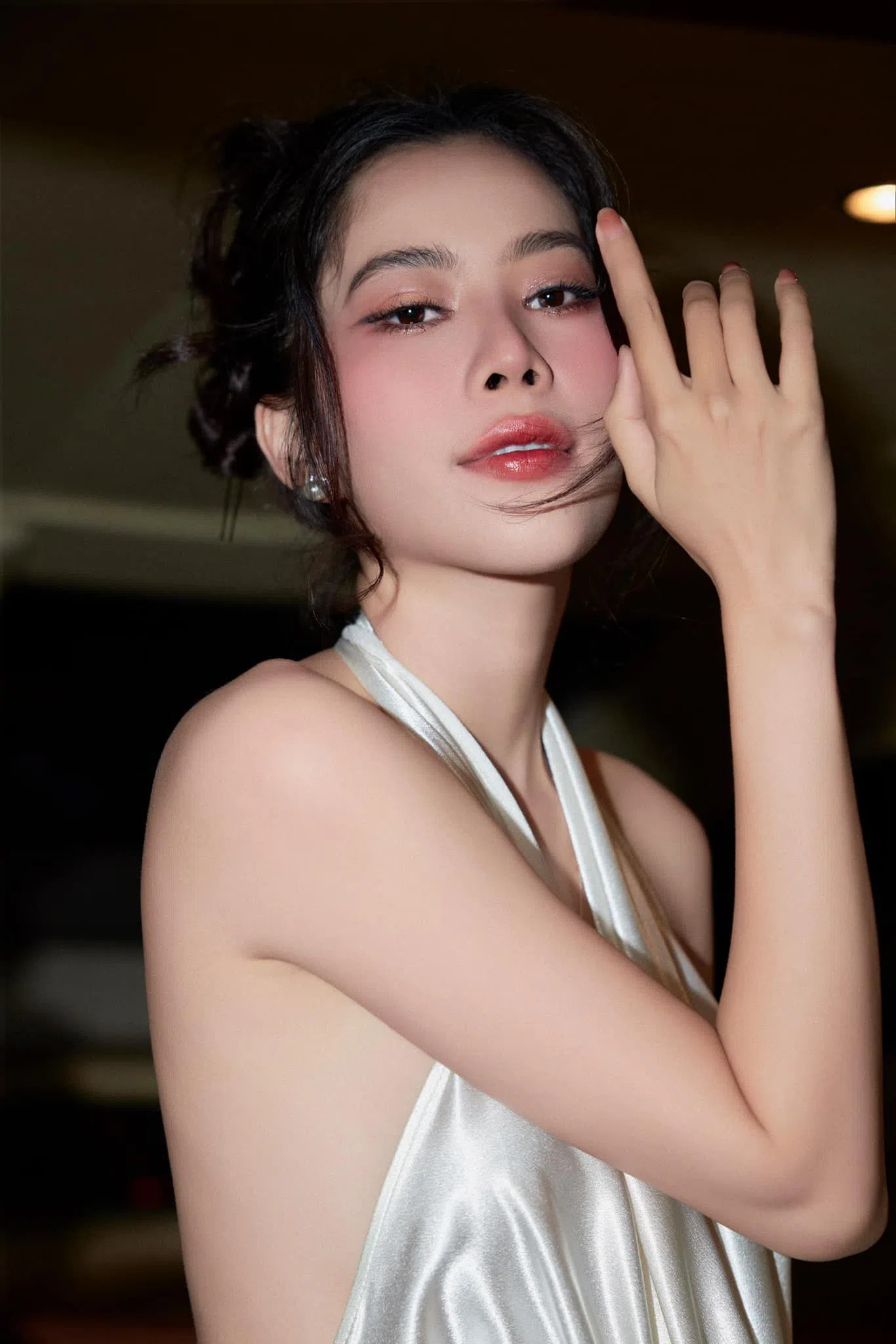 chi-gai-nam-em-cau-cuu-to-ban-trai-cua-em-gai-thao-tung-tam-ly-5