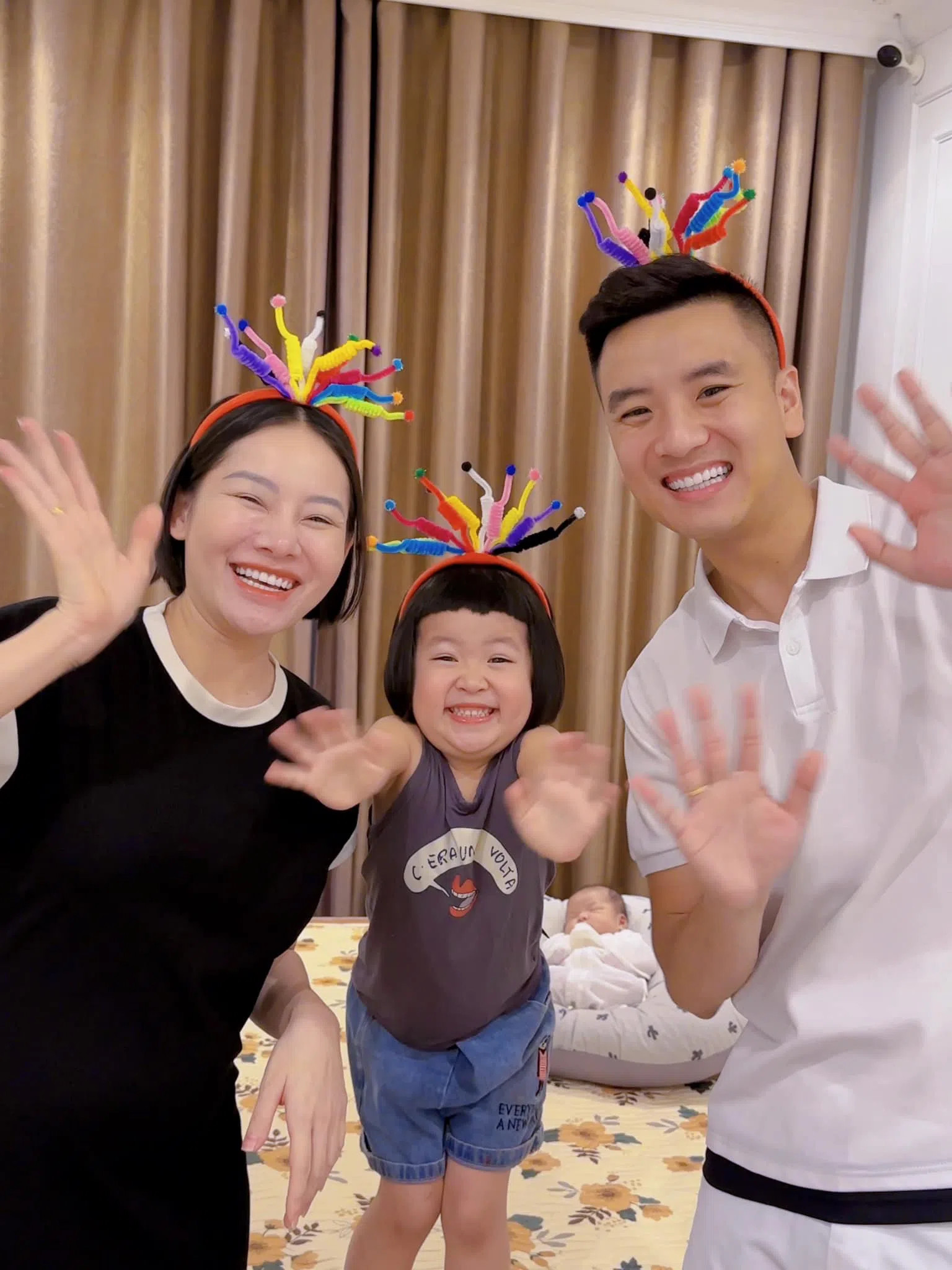vo-chong-tiktoker-thu-75-ty-sau-13-tieng-livestream-3