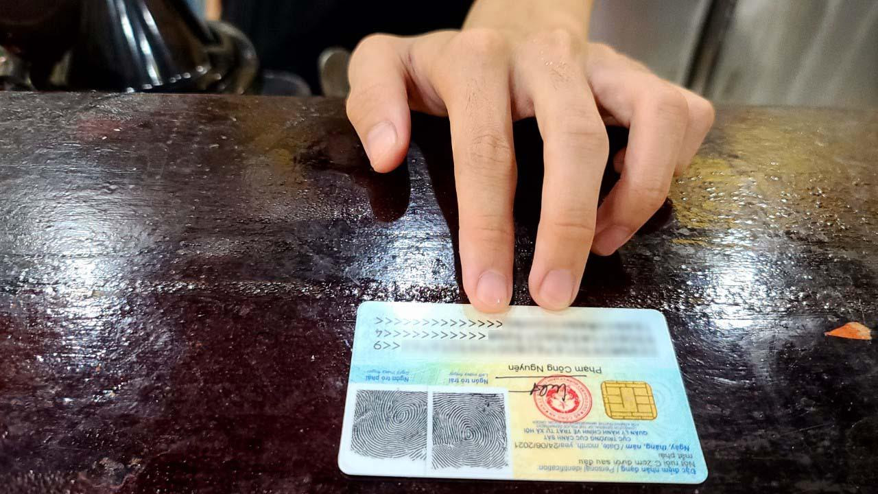 Nhà nghỉ, khách sạn có được giữ CCCD của khách