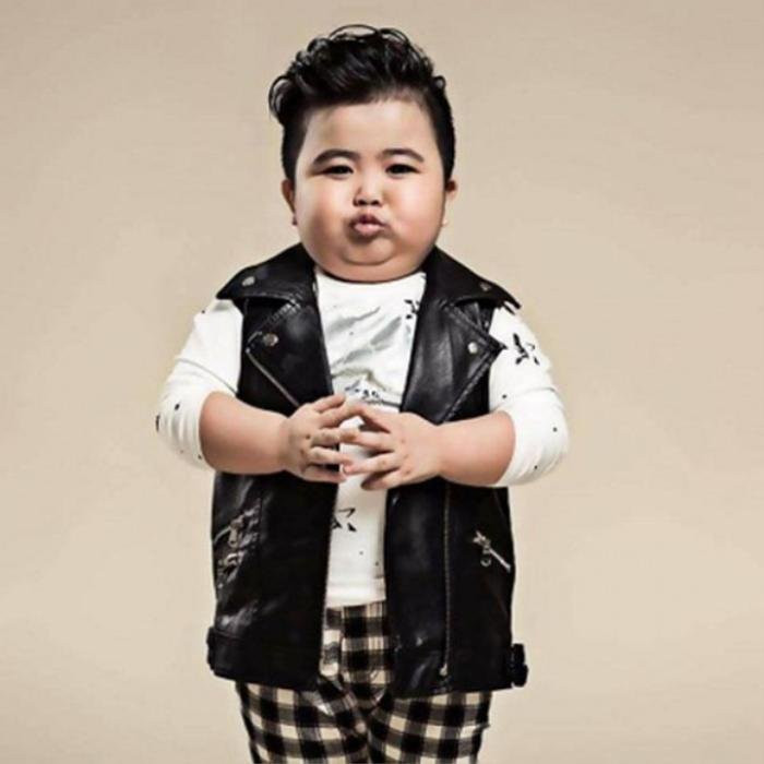 Nam ca sĩ từng nhận cát-xê vài trăm triệu nay diễn hội chợ vài người xem