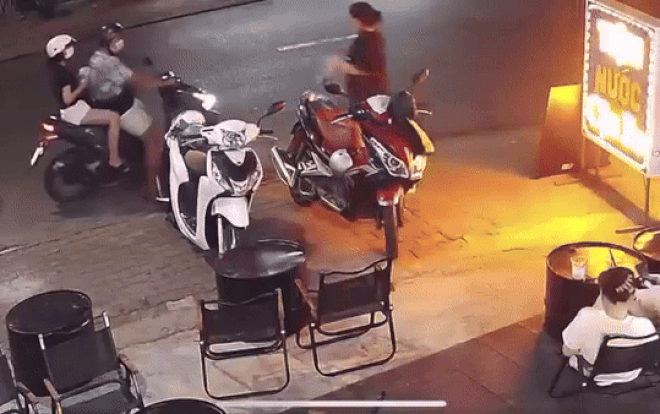Vụ nữ nhân viên bị tạt nước ớt vào mặt: Hé lộ nguyên nhân bất ngờ Ảnh 1
