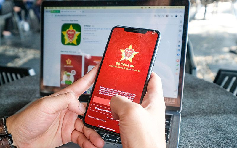 Giả công an yêu cầu kích hoạt VNeID để lừa đảo, chiêu trò khiến nhiều người sập bẫy - Ảnh 2.