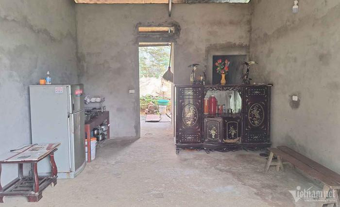 Cận cảnh căn nhà cấp 4 của hai mẹ con nam sinh lớp 8 bị đánh chết não tá túc khi về quê Ảnh 2