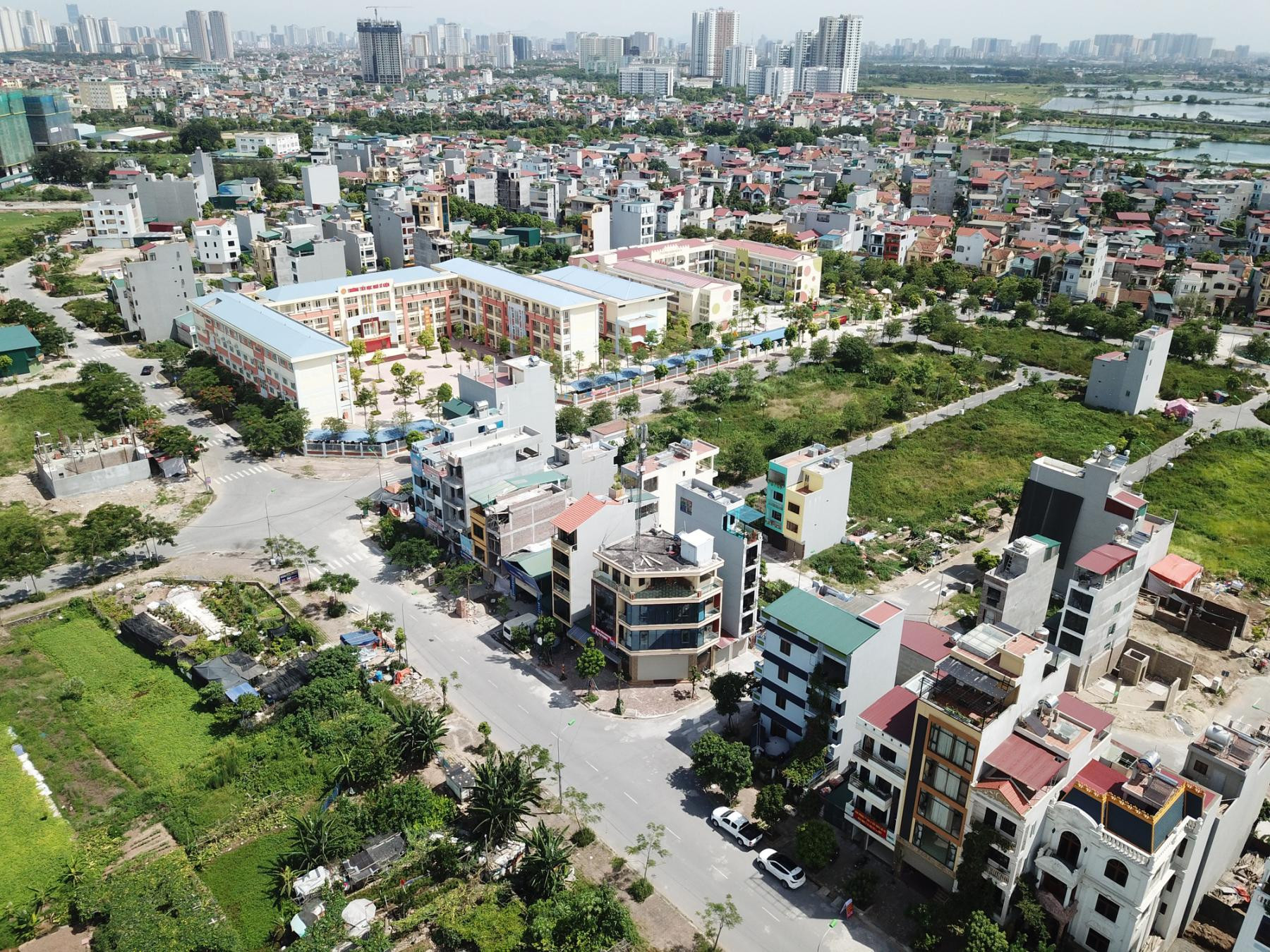 Hà Nội sẽ rà soát đất đấu giá, đất vi phạm pháp luật về đất đai để bổ sung quỹ đất dịch vụ
