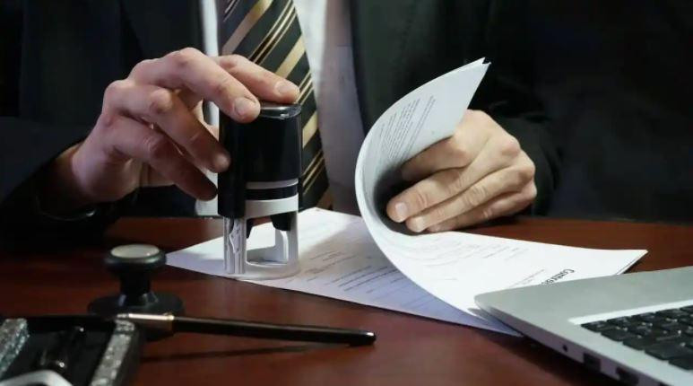 Đề xuất công chứng viên được hành nghề đến 70 tuổi