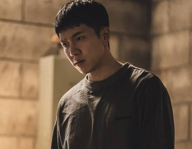 Cắt đứt liên lạc với mẹ khi bà tái hôn, 5 năm sau tới thăm, thấy bố dượng tôi chết lặng - 1