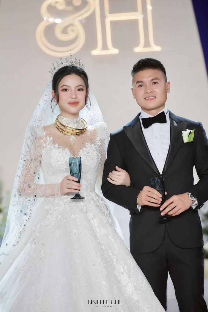 Thước ảnh đẹp của đám cưới Quang Hải - Chu Thanh Huyền bị gỡ, nguyên nhân phía sau là gì? Ảnh 1