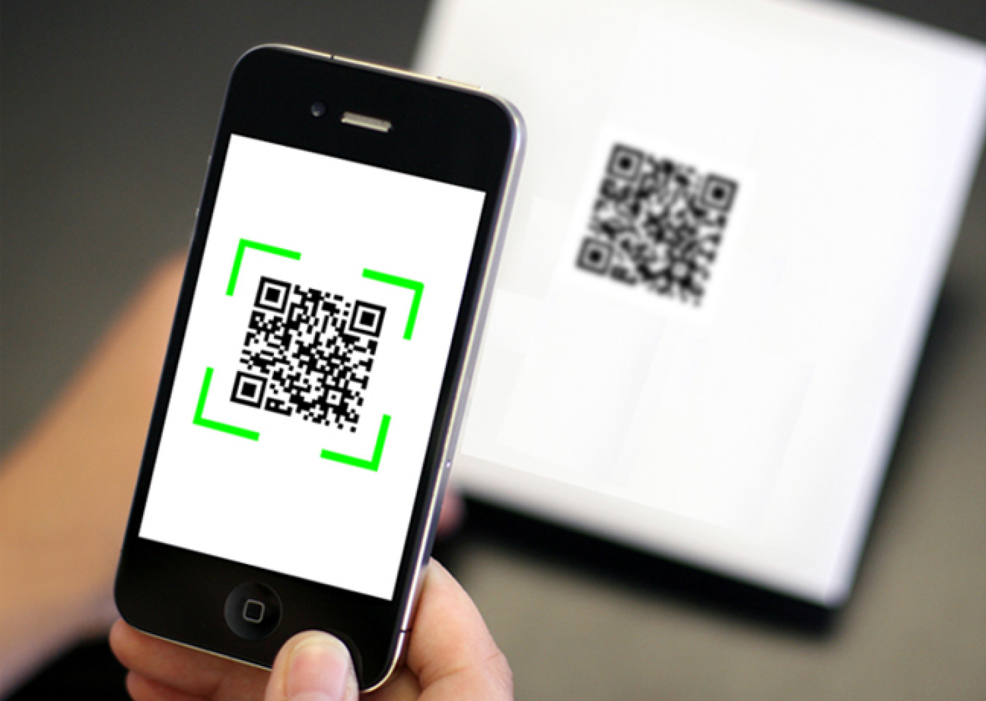 Công an khuyến cáo 4 điều cần làm để tránh bị lừa đảo QR Code giả mạo - Ảnh 1.
