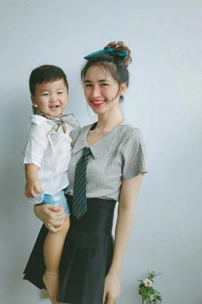 Hòa Minzy để lộ chiếc bụng rạn nhão, nhắn nhủ điều này tới các cô gái Ảnh 6