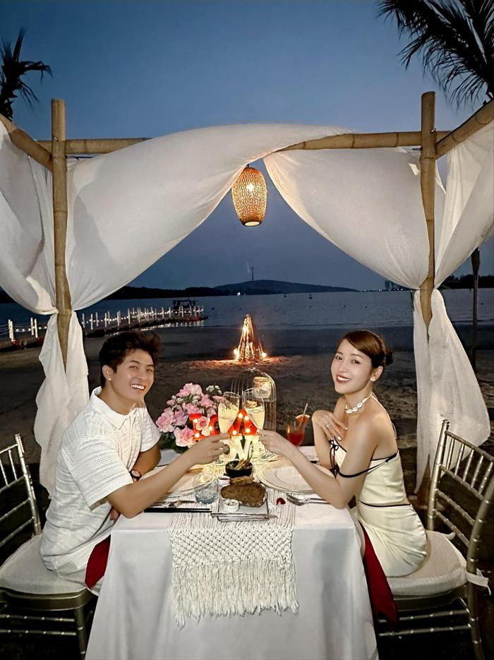 Có thể là hình ảnh về 2 người