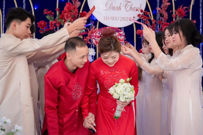 Con rể hơn mẹ vợ 1 tuổi, kém bố vợ 3 tuổi ở Lào Cai: Cô dâu tiết lộ điều thú vị - 5