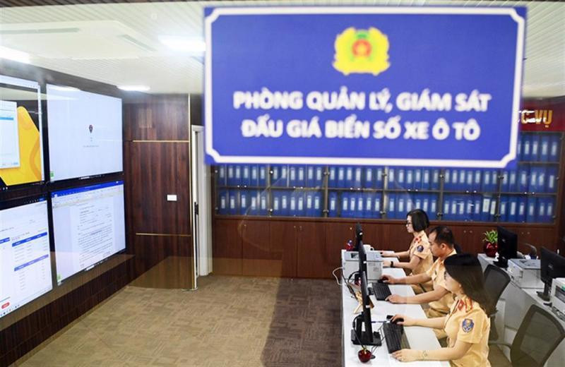 Đề xuất cấm người bỏ cọc tiếp tục được đấu giá biển số xe ô tô