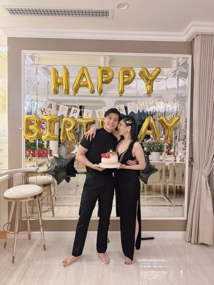 Lệ Quyên để mặt mộc, mặc áo tắm một mảnh trong biệt thự dát vàng: Bên 1 nhân vật không phải Lâm Bảo Châu! Ảnh 4
