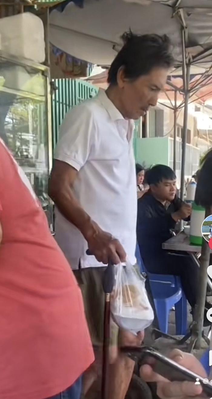 Thương Tín sống nhà trọ, mua cơm hộp ăn qua ngày ở quê nhà Phan Rang Ảnh 1