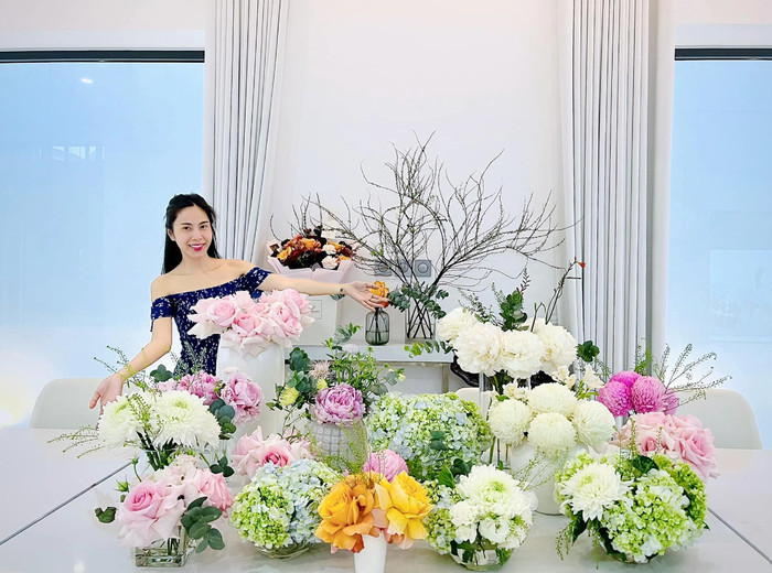 Vợ chồng Công Vinh - Thủy Tiên hé lộ cơ ngơi chục tỷ đồng sau ồn ào từ thiện Ảnh 1