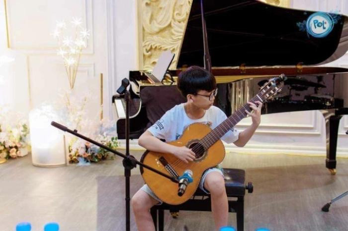 Lỡ làm gãy kính của bạn, cậu bé lớp 6 gây bão mạng xã hội bởi hành động tuyệt vời Ảnh 3