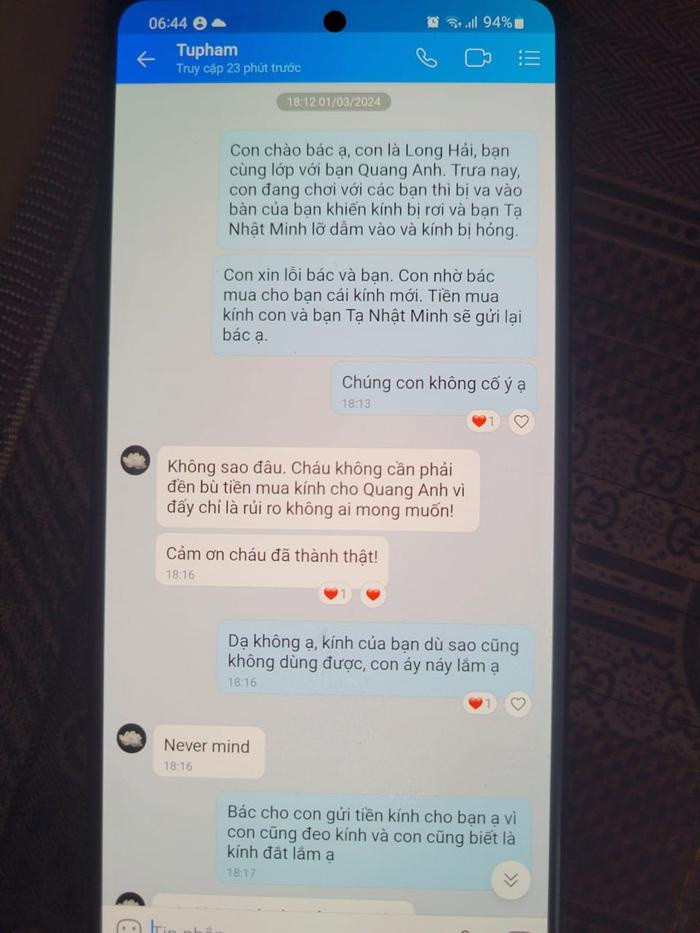 Lỡ làm gãy kính của bạn, cậu bé lớp 6 gây bão mạng xã hội bởi hành động tuyệt vời Ảnh 1