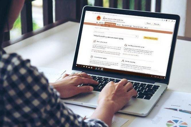 Thủ tướng yêu cầu 7 tỉnh thành miễn giảm phí dịch vụ công trực tuyến
