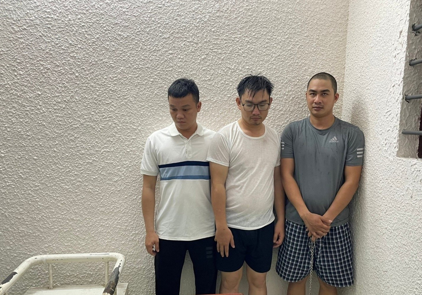 Quảng Nam: Khởi tố ba đối tượng làm giả tài liệu của cơ quan, tổ chức để tham gia đấu thầu