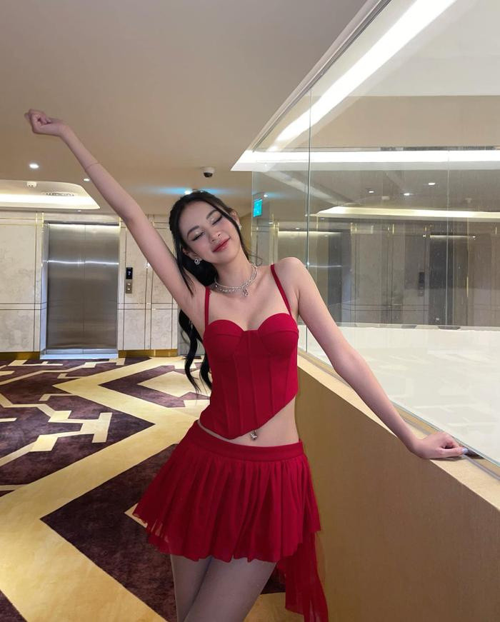 Người mẫu kém 22 tuổi hẹn hò với chồng cũ Lệ Quyên? Ảnh 1