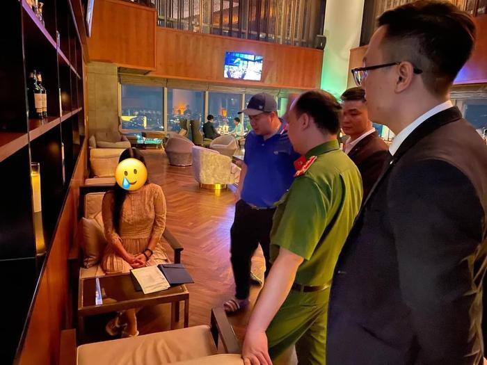'Nữ đại gia' gọi bò Wagyu, tôm hùm ăn rồi giả vờ bị vong nhập để bùng tiền Ảnh 1