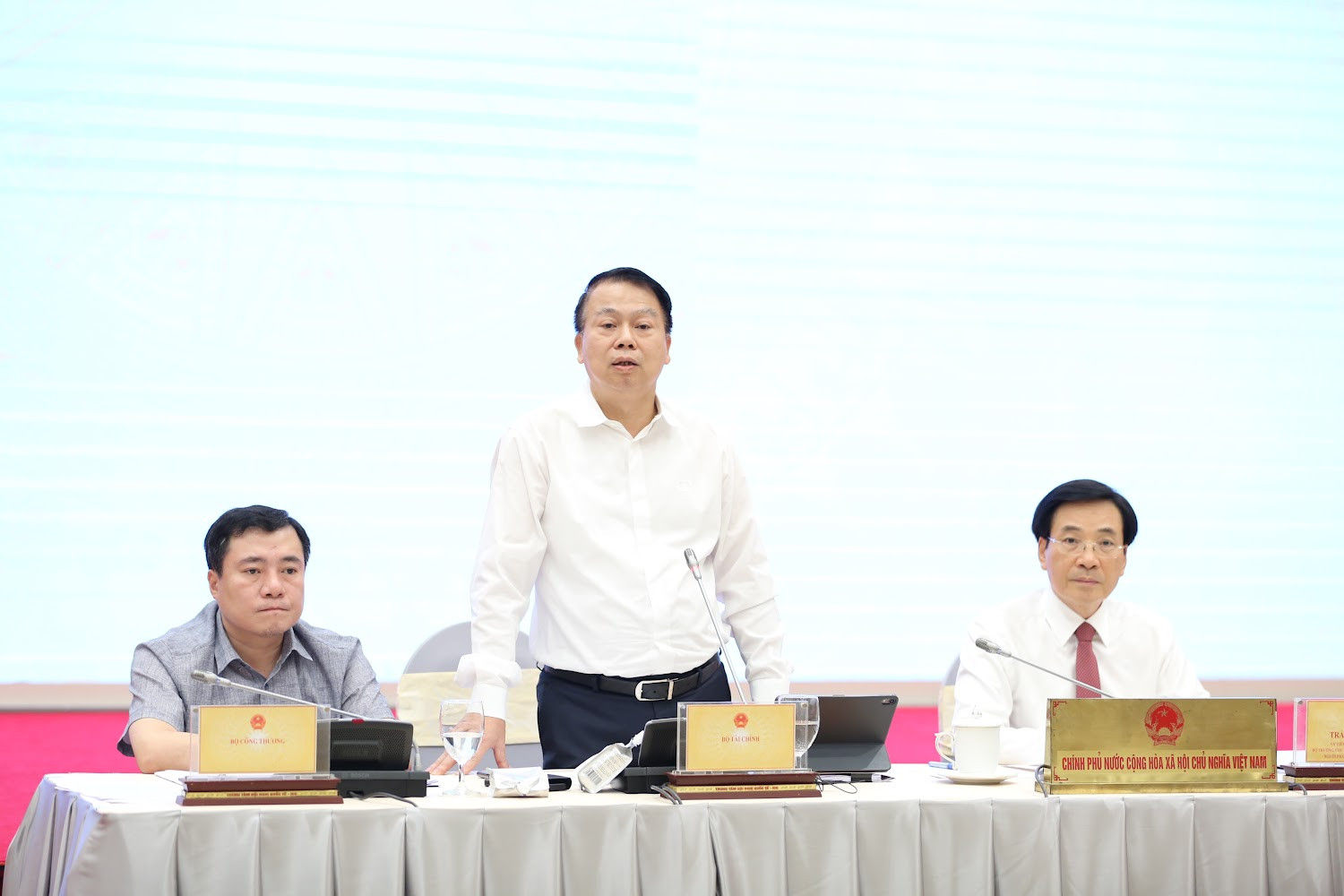 Bộ GD&ĐT lên tiếng về sai phạm tại Trường Đại học Kinh doanh và Công nghệ Hà Nội - Ảnh 2.