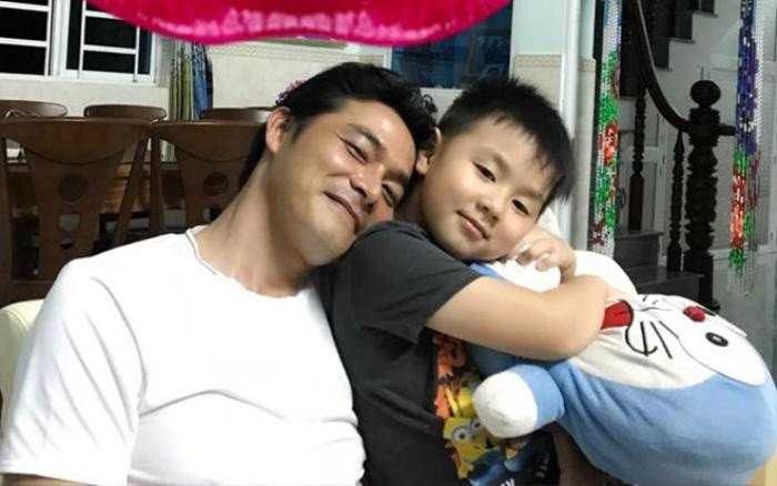 Sau ồn ào vỡ nợ, Quách Ngọc Ngoan thừa nhận 'không phải người cha tốt' Ảnh 2