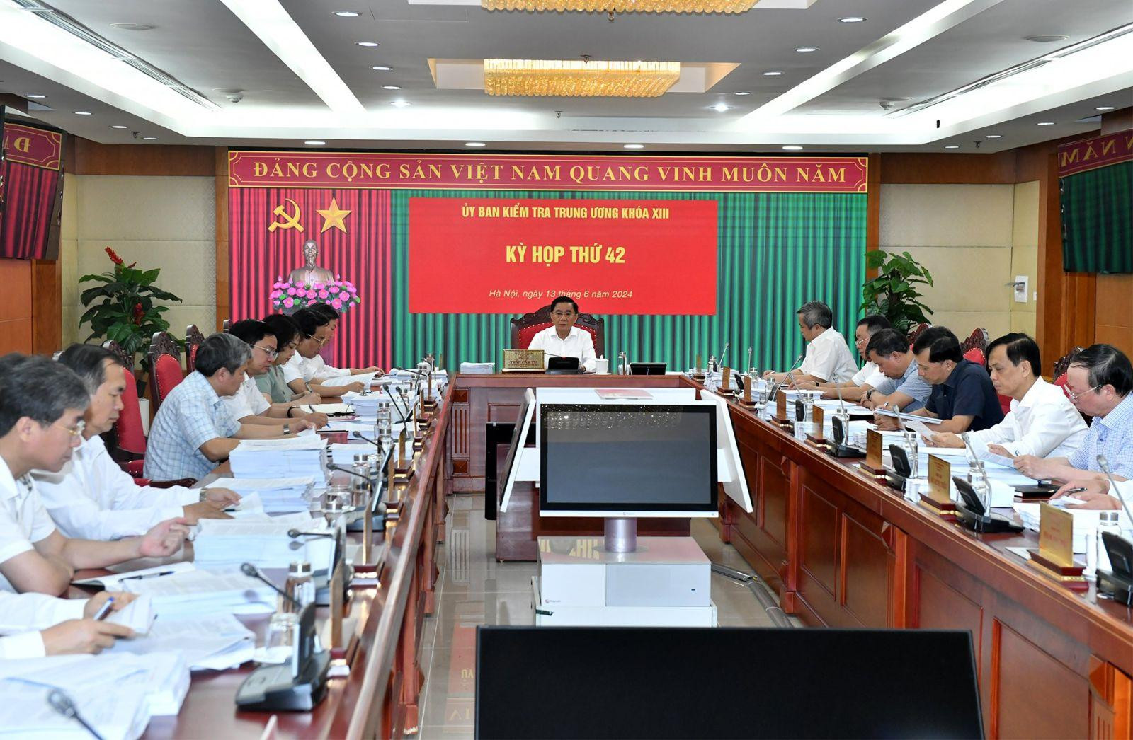 Ủy ban Kiểm tra Trung ương kỷ luật 4 nguyên Chủ tịch UBND tỉnh