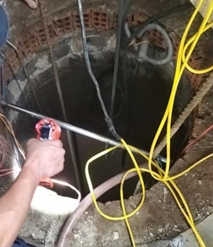 Người đàn ông gặp nạn dưới giếng sâu 30m và cuộc giải cứu đầy thử thách Ảnh 1