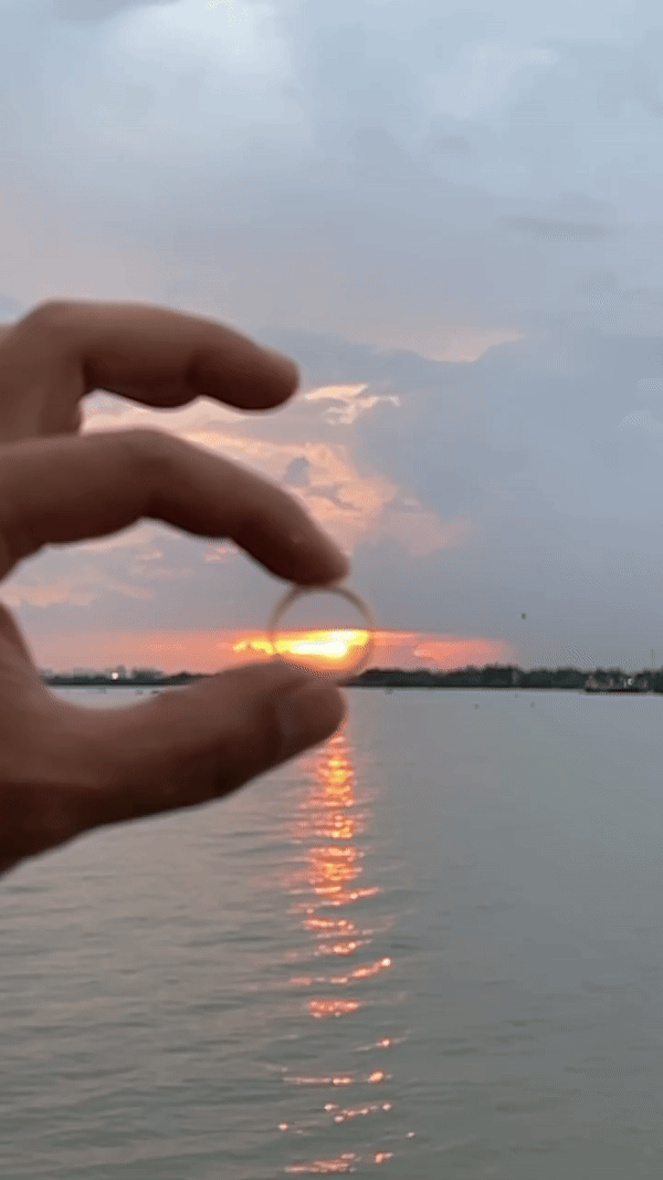 Hà Thanh Xuân đang làm gì giữa lúc 'vua cá Koi' Thắng Ngô vứt nhẫn cưới? Ảnh 1