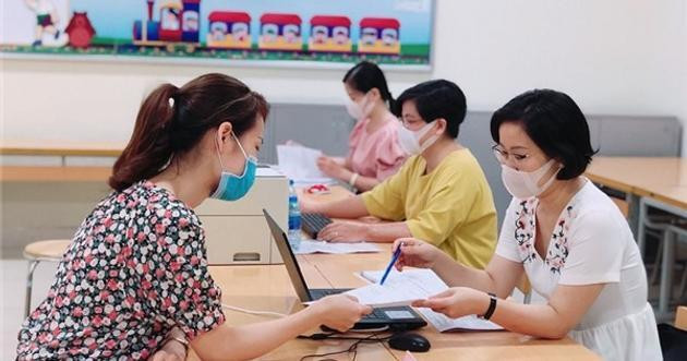 Hà Nội bắt đầu tuyển sinh đầu cấp trực tuyến và trực tiếp