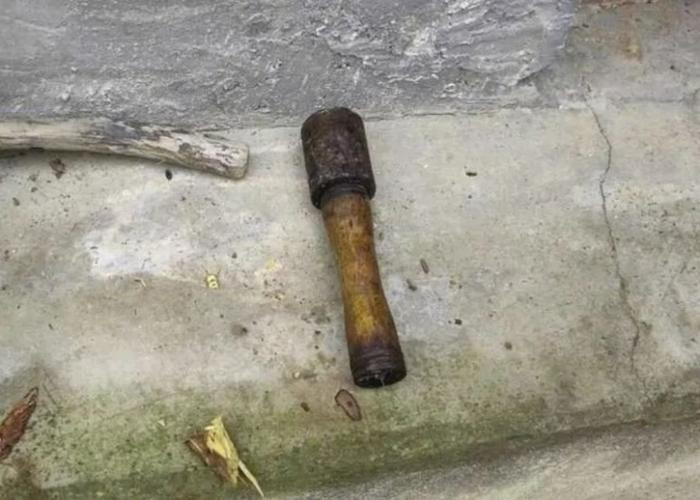 Cụ bà 90 tuổi dùng lựu đạn làm chày giã tiêu suốt 20 năm mà không hề hay biết Ảnh 2
