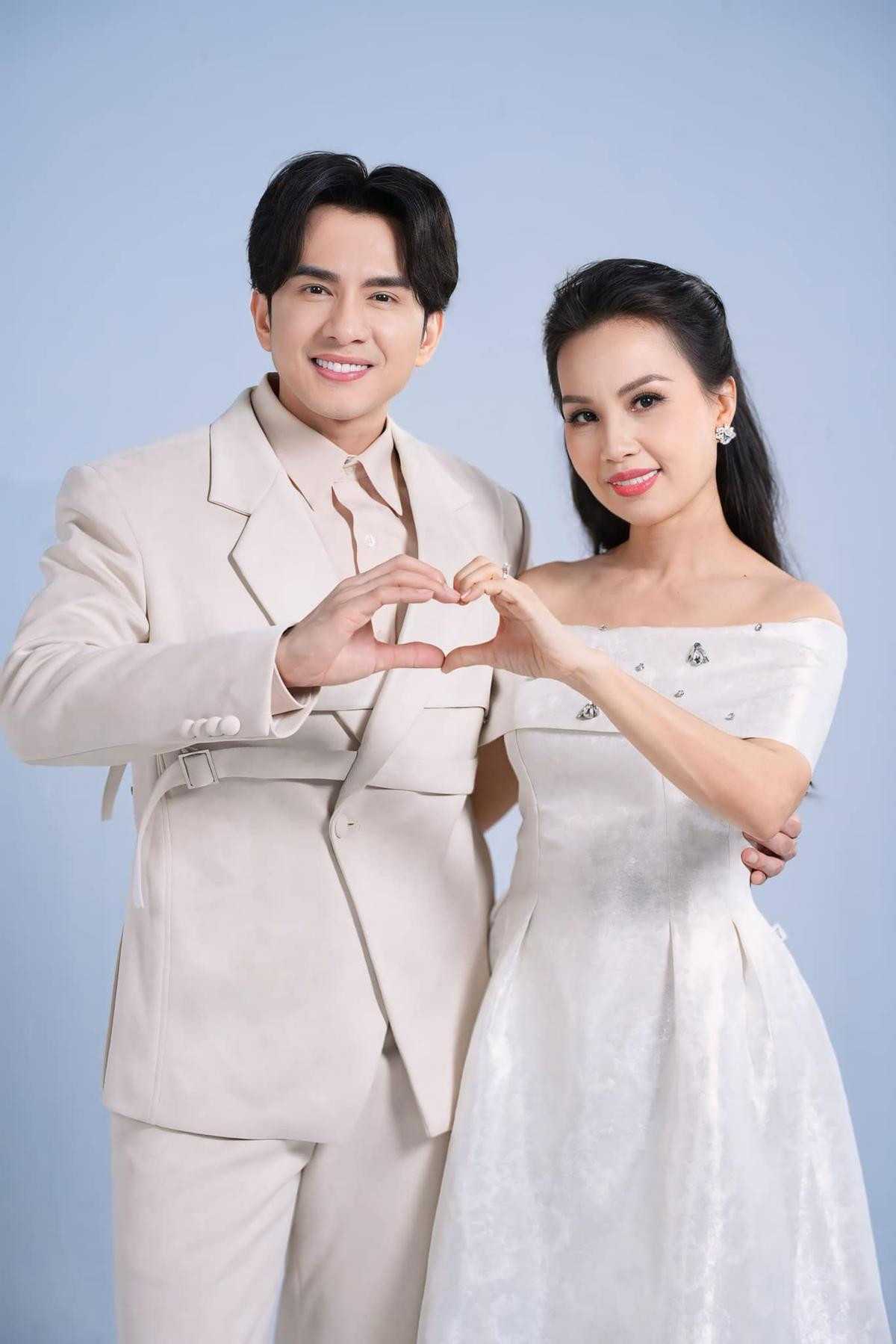 Cẩm Ly nhắc tên ca sĩ khác trong lúc song ca, Đan Trường phản ứng ra sao? Ảnh 3