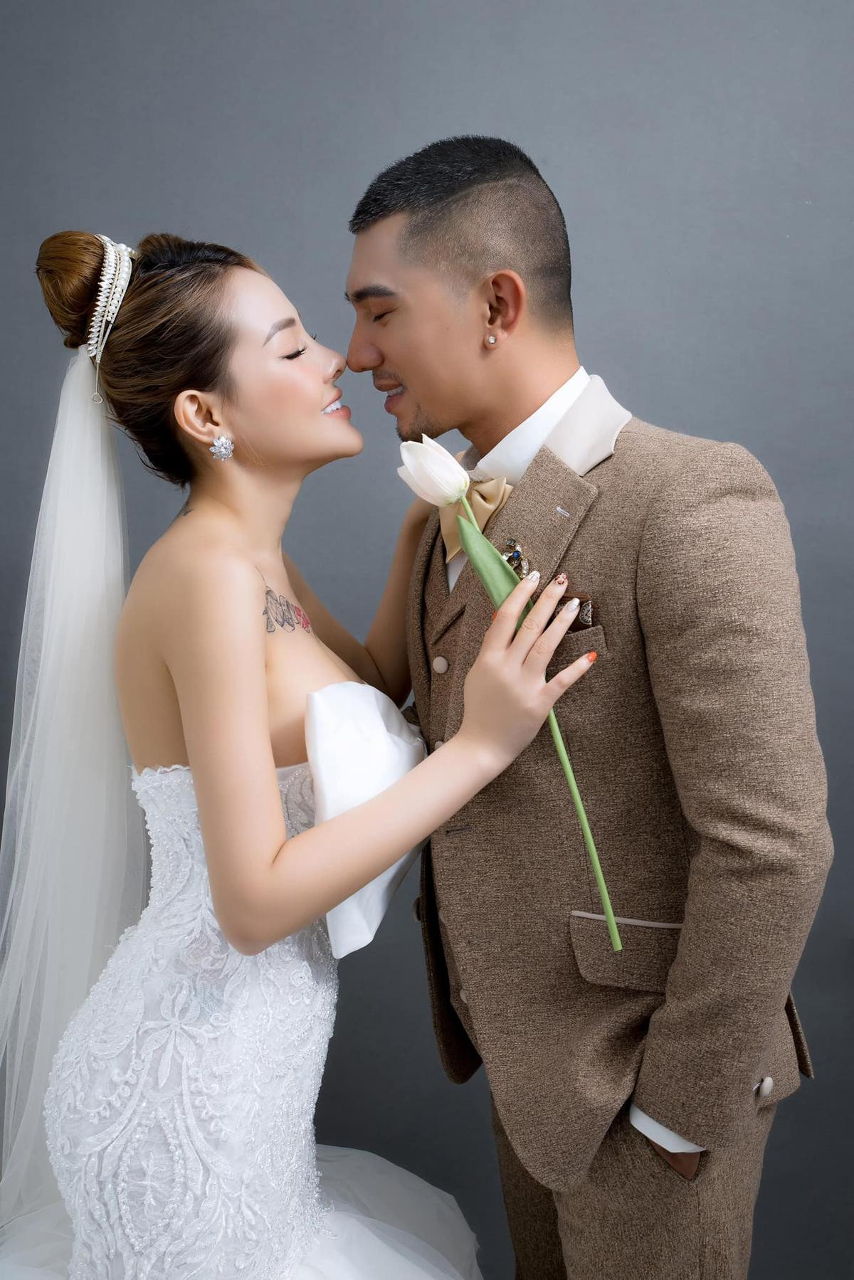 Lương Bằng Quang chính thức khoe tin vui sau 7 năm yêu Ngân 98 Ảnh 4