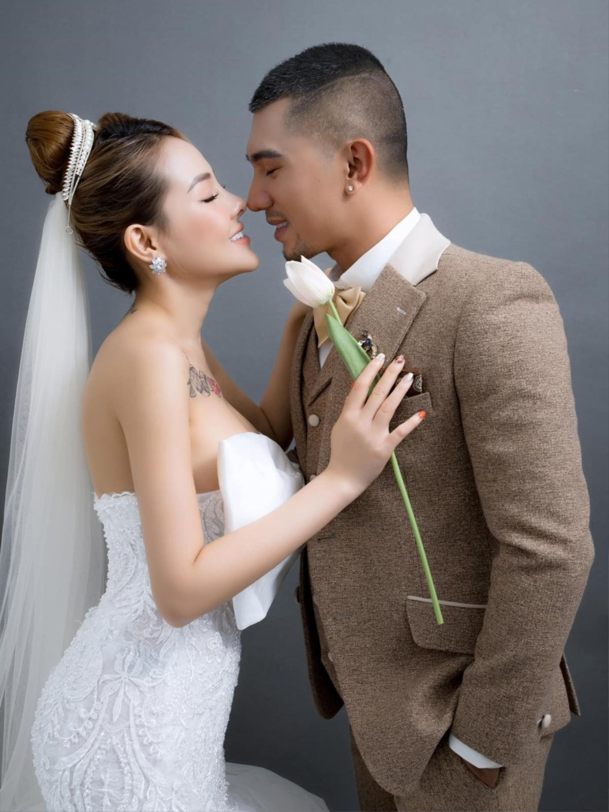 Lương Bằng Quang được Ngân 98 tặng nhẫn kim cương khủng, ẩn ý ngày đám cưới Ảnh 3