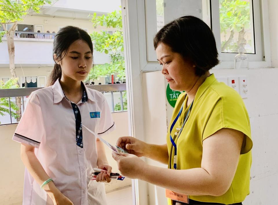 Một số lưu ý với học sinh Hà Nội khi làm thủ tục nhập học sau khi hạ điểm chuẩn