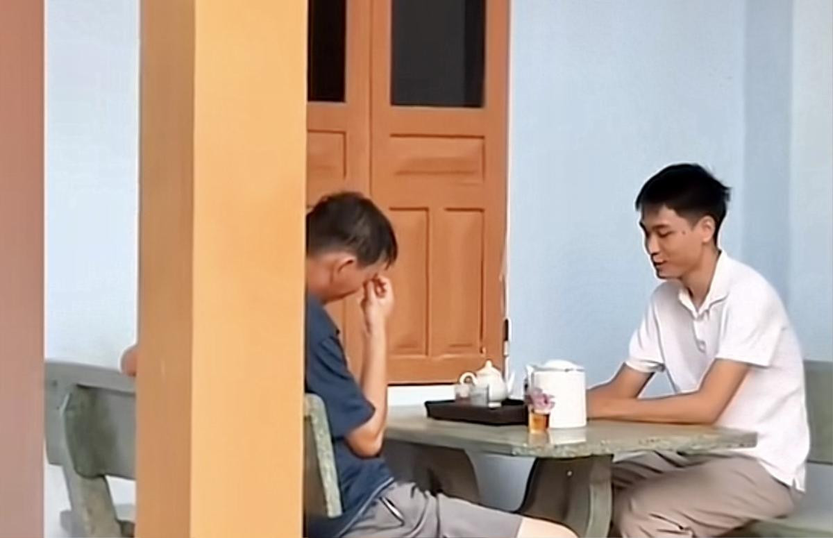 Về gặp bố người yêu xin cưới, thanh niên mang theo tờ giấy khiến phụ huynh phải gật đầu ngay Ảnh 1