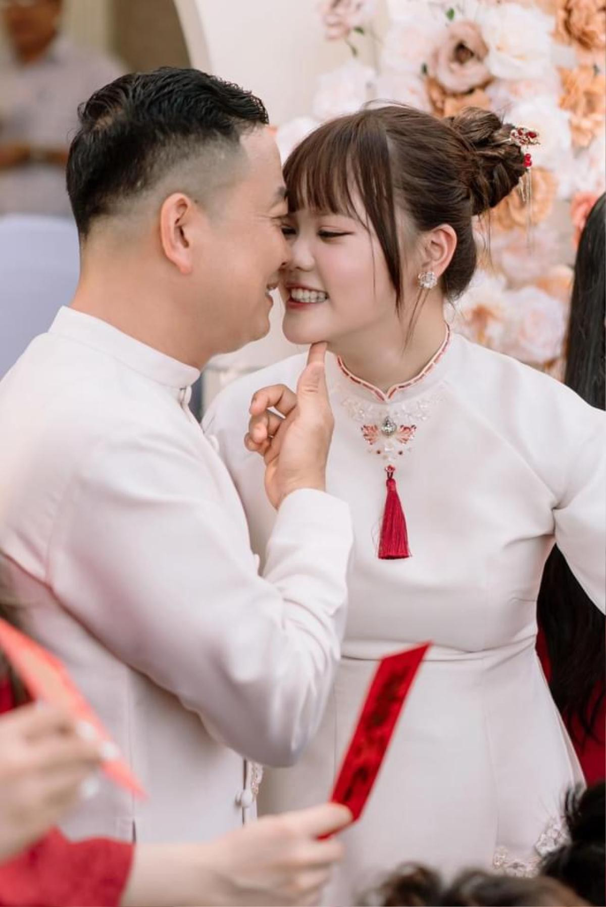 Bộ ảnh gây chú ý của cặp đôi 'chú - cháu' ở Đà Nẵng Ảnh 2