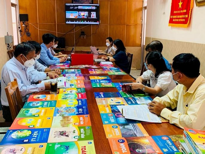 Bộ GD&ĐT dự kiến điều chỉnh tiêu chuẩn cá nhân biên soạn sách giáo khoa