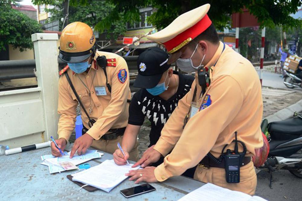 Những hành vi có thể bị trừ hết điểm Giấy phép lái xe