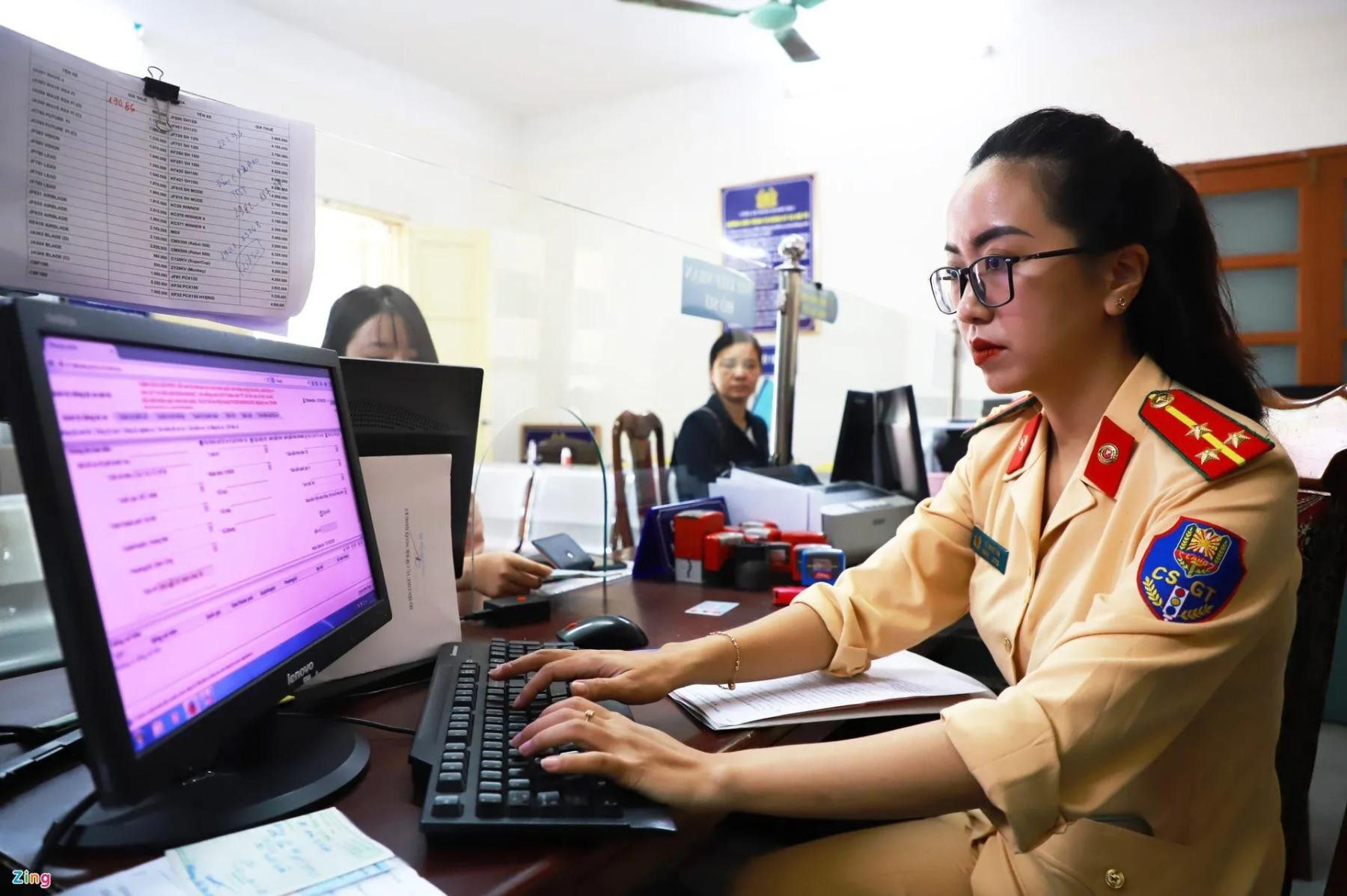 Bộ Công an đề xuất sửa quy định 'đủ 15 tuổi mới được đăng ký xe'