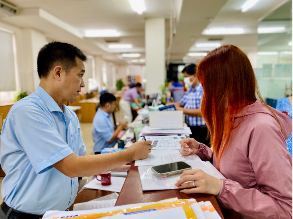 Người lao động có thể đóng khoản nợ bảo hiểm thất nghiệp để hưởng chế độ