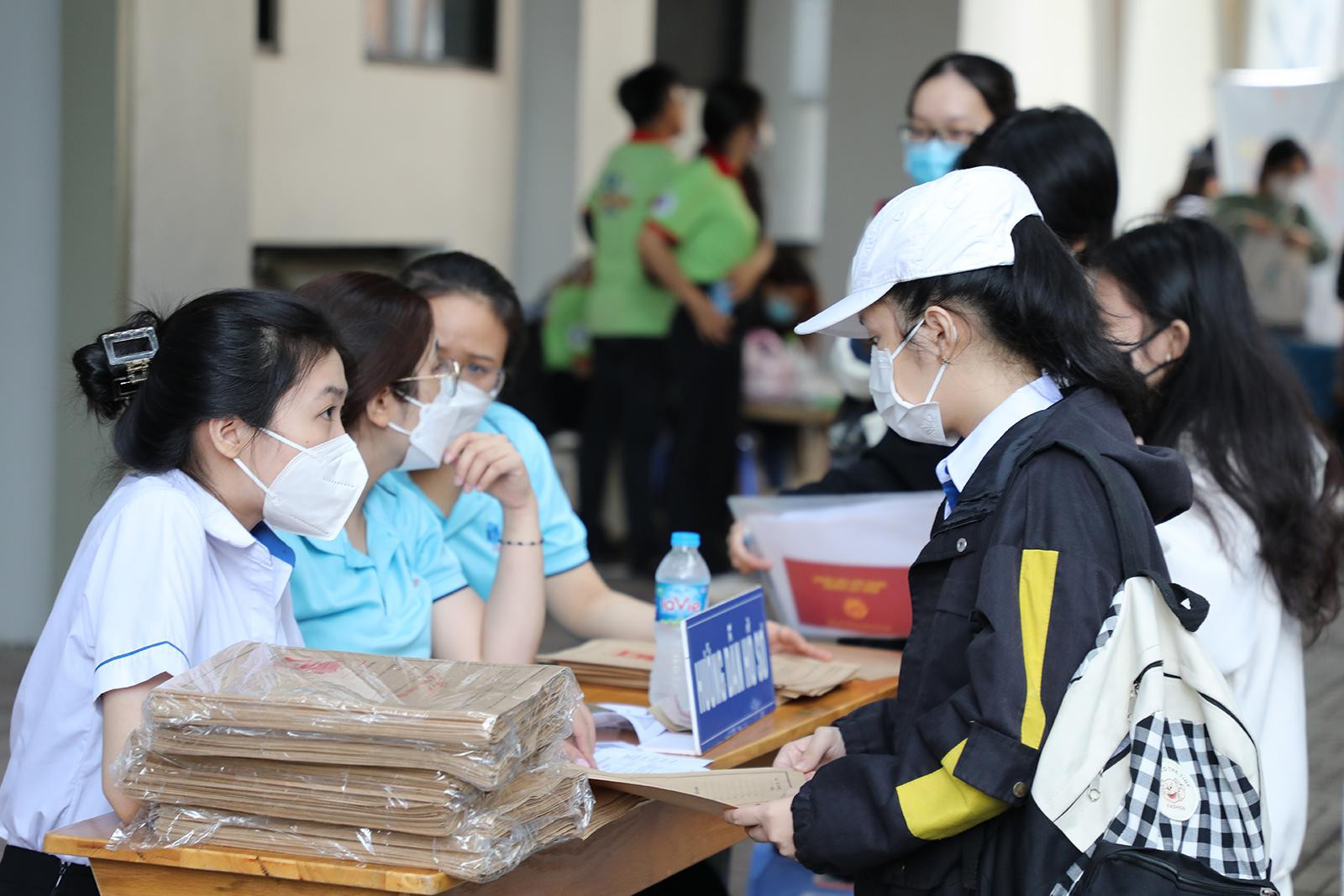 Hướng dẫn tân sinh viên làm thủ tục nhập học năm 2024